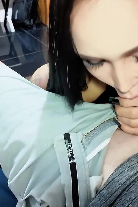 Bonnie Sweet - Największy tyłek na Ladyboy MILF zostaje zalana