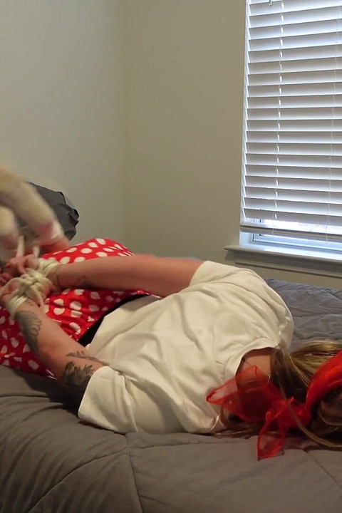 Peyton's Sultry '50s Bondage Captivity 4K POV Restraint Bliss Awaits!