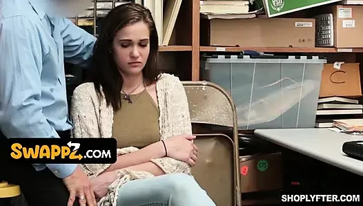 Shoplifting Stepdaughter Peyton Robbie And Her Mom Sheena Work Out A Deal With The Officer