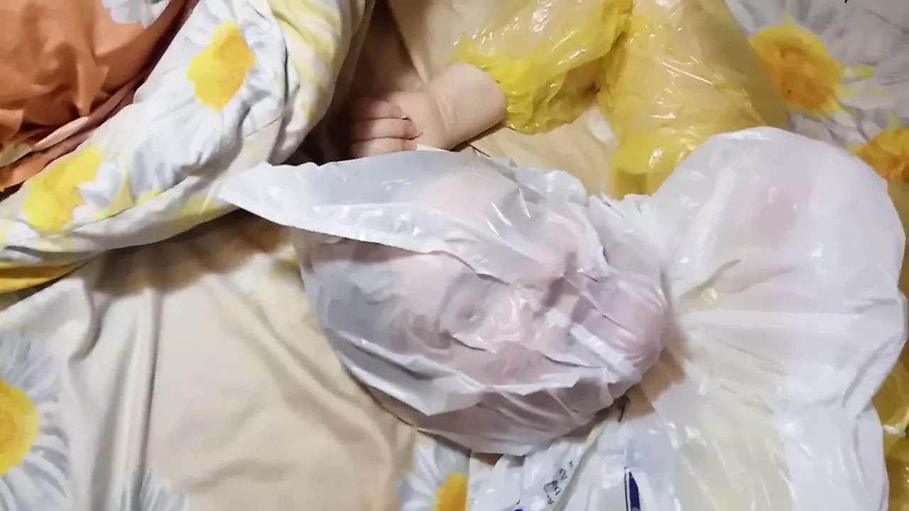 PLASTIC-PVC BREATHPLAY