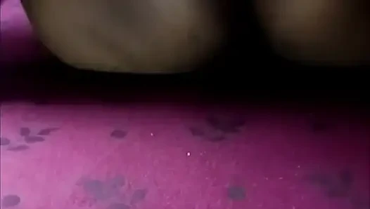 Hintli kadın kocasıyla sikişiyor