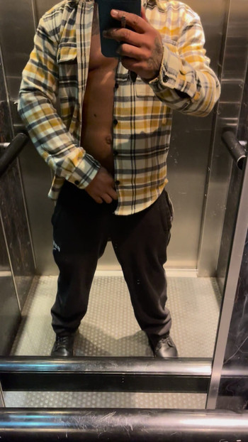 Skoro uhvaćen u liftu