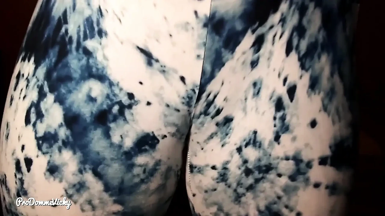 A goddess' cameltoe