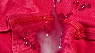 射在妻子的内裤上 4