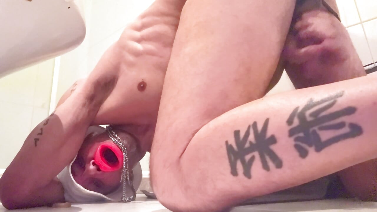 PLAYING DIRTY, TOILET BITCH SLUT , NAUGHTY GUY, PIG , FETISH, LIPS , NASTY STRAIGHT GUY MARRIED SISSY