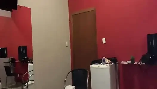 Ich habe es dem jungen Mädchen in die Ecke gelegt