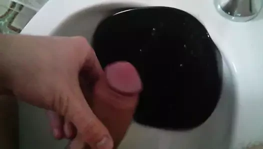 Siyah bir tabak sıçramasına