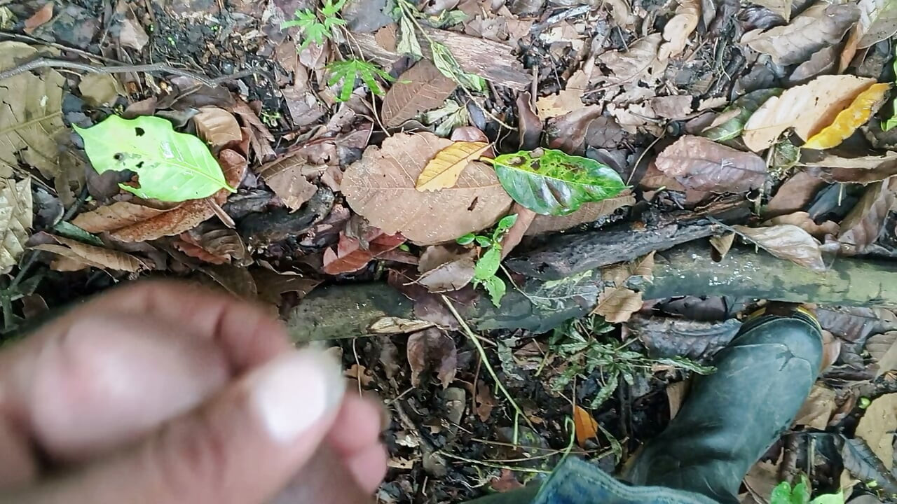 The guy didn't resist and also put his BBC ! !️ Wataa
