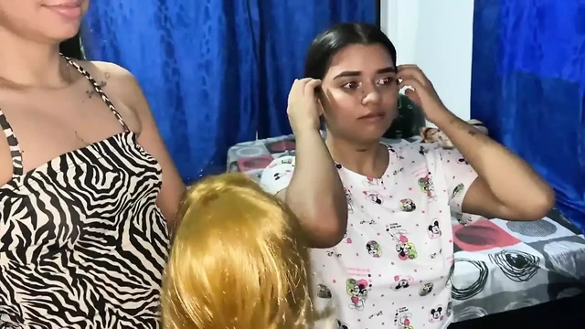 That girl is very hot so I tell her that we should fuck in exchange for money