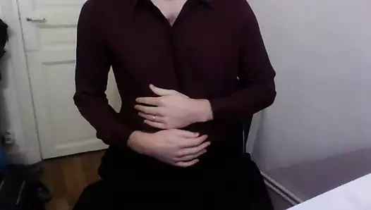 Amateur cross dresser secretary ejaculating