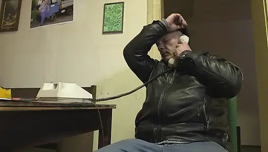 Pertemuan liar petugas kebersihan kowalski dientot habis-habisan sama cewek seksi