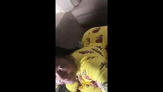 Diana mesum dengan gaun kuning digosok dan dientot