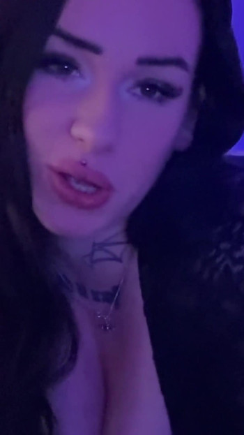 JOI tetek besar | Klip 1