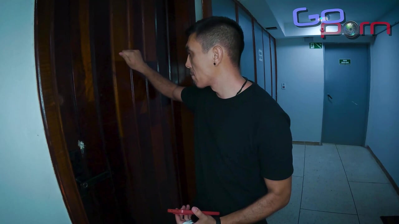 "ifuck" delivery man takes cock and dines his client's pussy