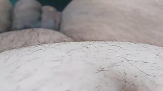 Пасинок голий у ліжку біля мачухи з величезними натуральними цицьками