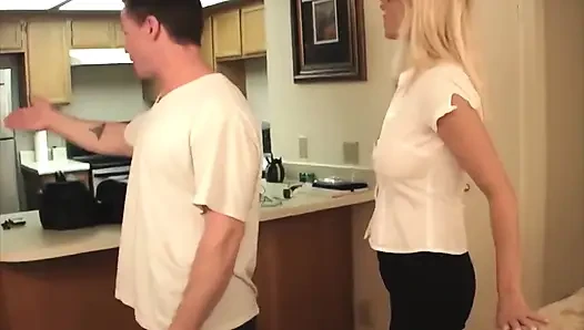 Büyük memeli orta yaşlı seksi kadın tamamen Tabitha yarak alıyor