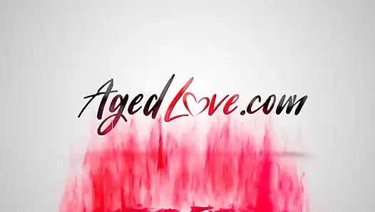 Sarışın olgun ve siyah yarak macerada kilitli