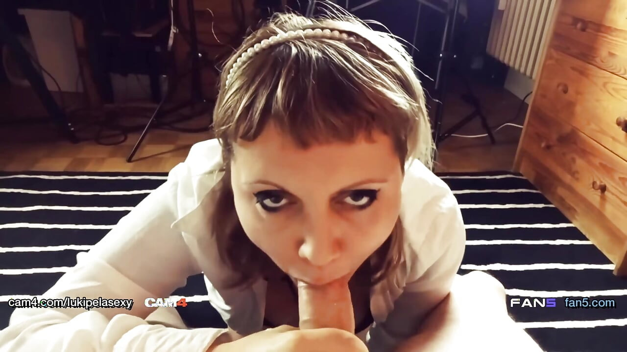 Coupld crot bareng-bareng randy cowgirl berpose ngentot dan ngocok kontol