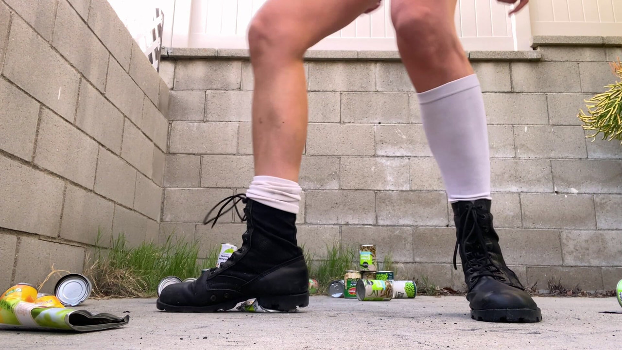 Crushing 100+ cans in Combat Boots