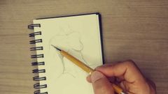 Ава Аддамс малює оголене тіло