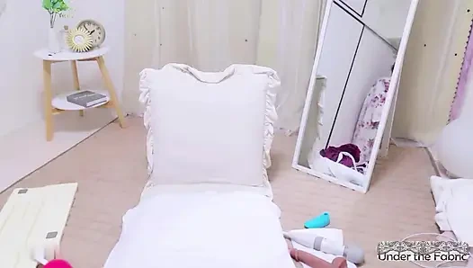 Full Face Archive с участием трех тихих личных потоков популярной косплеера, записанной перед ее подъемом - бонусная сцена