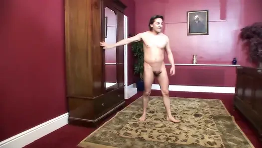 Fee, süße wird von hinten hart geritten, während ihre heiße freundin zuschaut