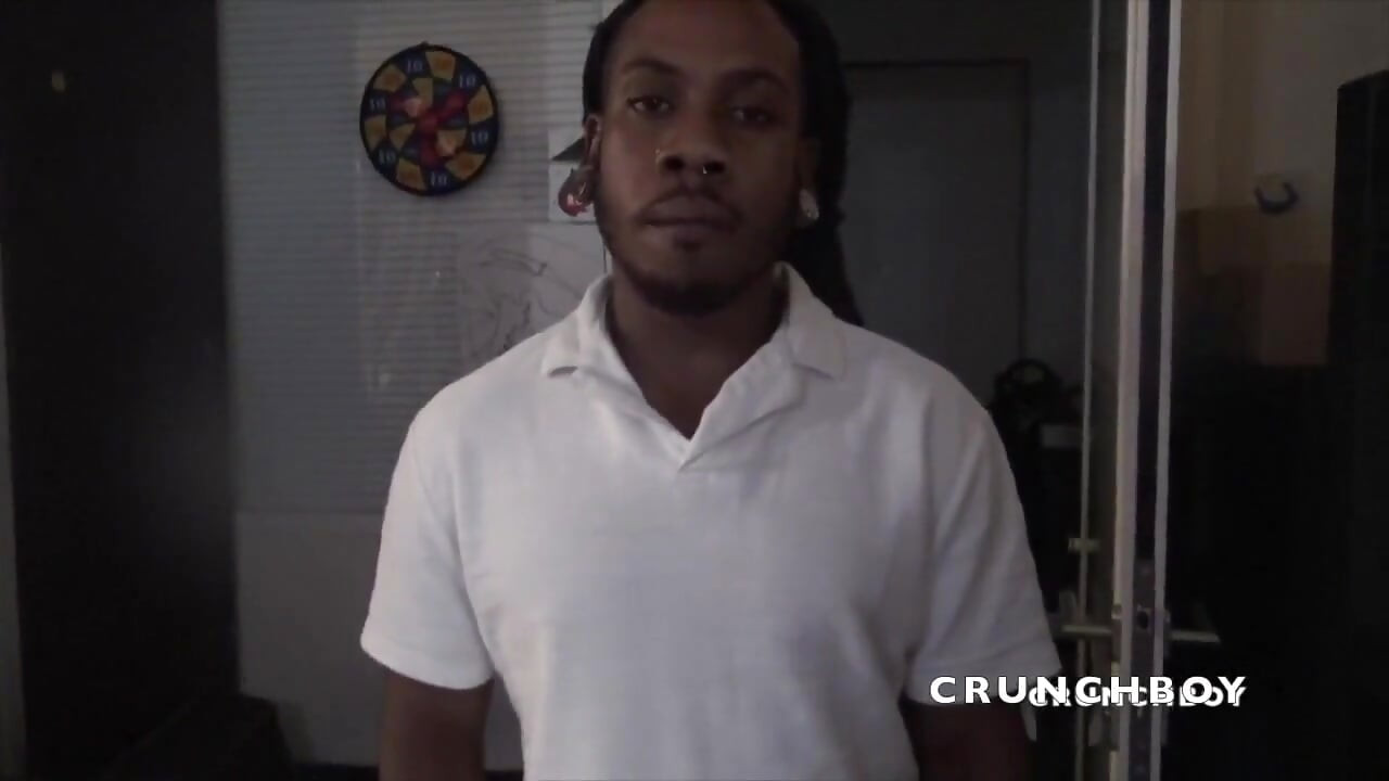 De blonde slet twink Andre die rauw wordt gebruikt door een xxl zwarte pik