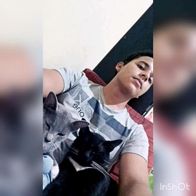 Paka19 Todo un pajero cuando esta solo el casa