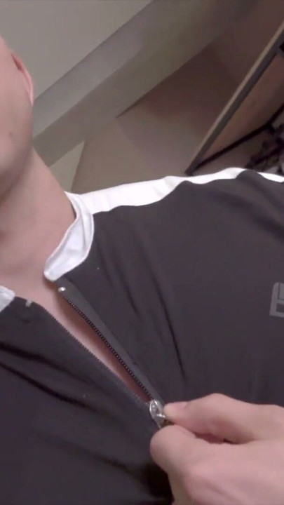 Twink latino muscle boy Roy Smith shows his body | Clip 1