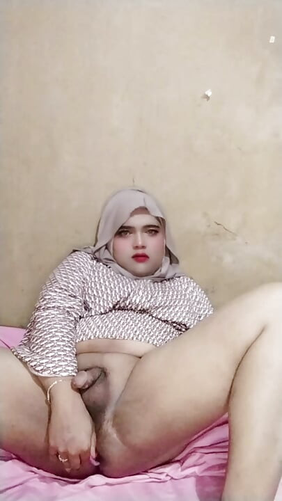 Ivvy crossdresser hijab feels horny after a month. Then she cums