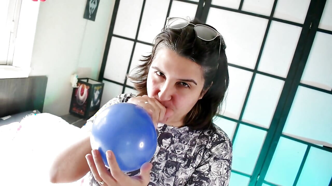 Ahegao Girl Balloon Session and Pussy Play - Bunny Looner