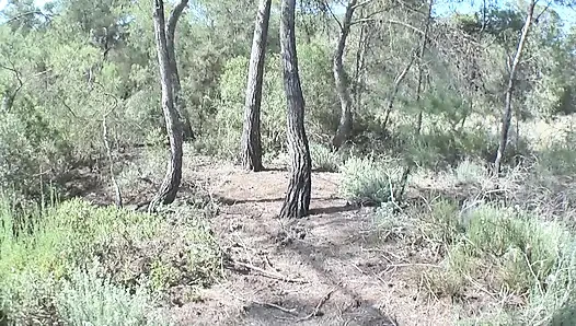 Самая возбужденная молодая пара эксгибиционистов на пляже