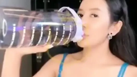 Buka kakinya, memek cantik indonesia, jilat