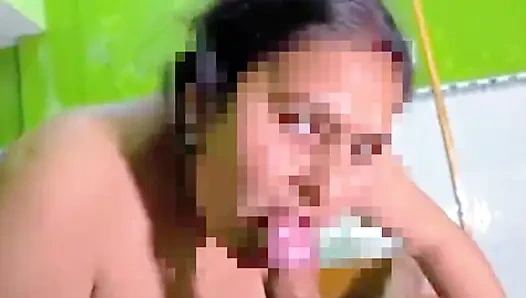 Üvey evli kadın üvey oğlunu sikiyor