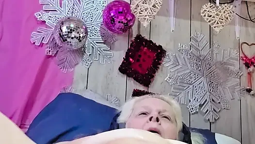 Davis si cewek boneka seks yang lagi sange berat dan sendirian dientot habis-habisan sampai dicrot di dalam!!