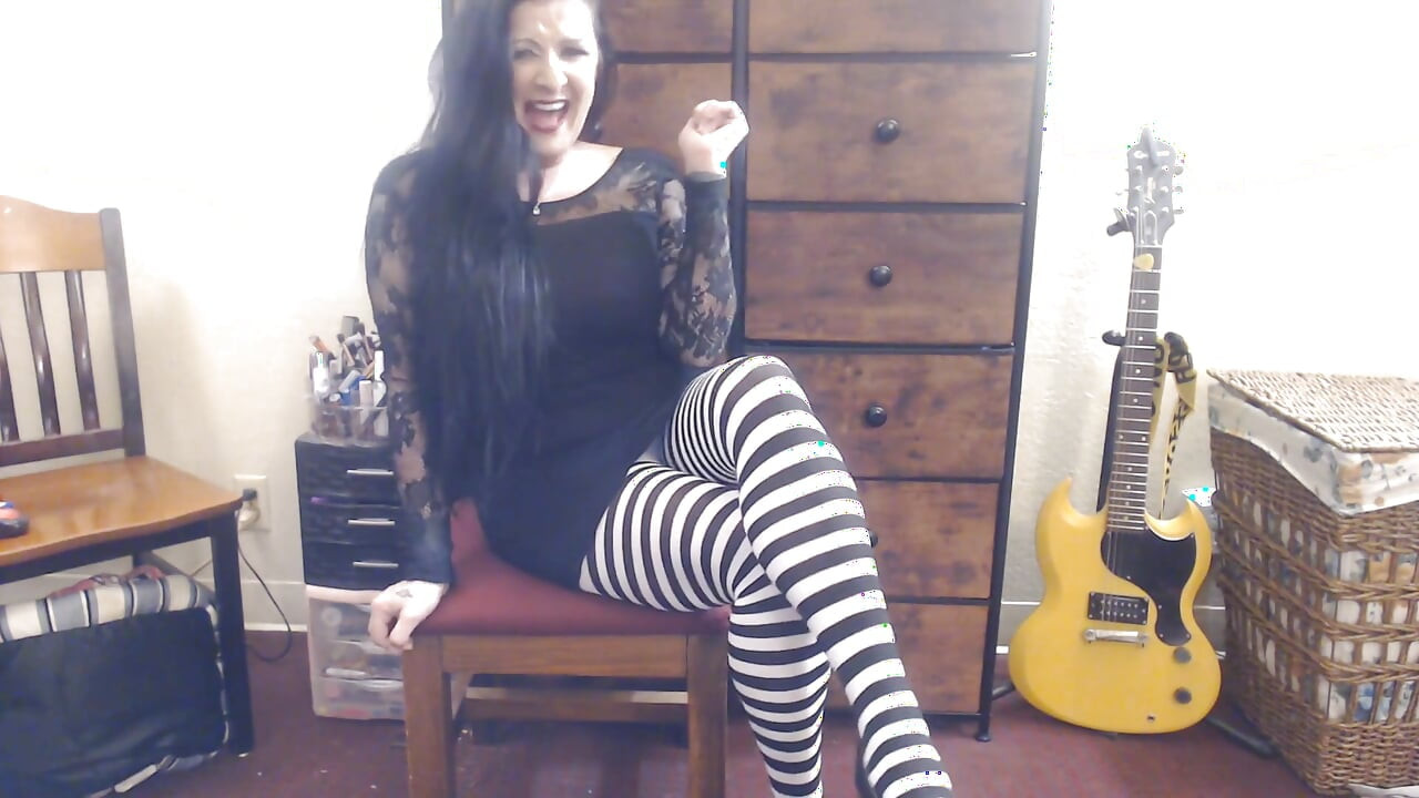 Küçük penisin artık ünlü