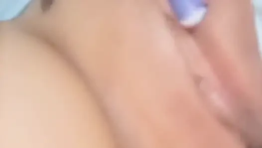 Ein mädchen wurde beim masturbieren auf einer party erwischt