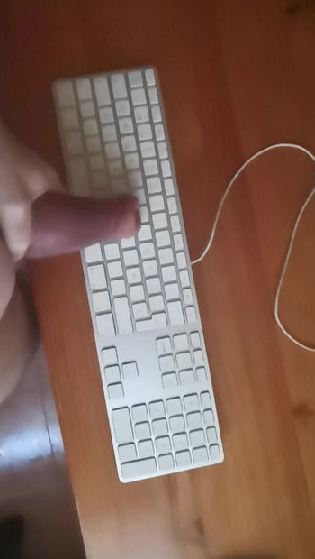 MAÇÃ!!! EU PRECISO DE UM TECLADO MAIOR