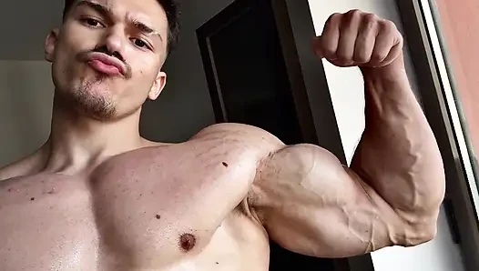 Muscles to Worship
