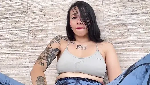 I Fuck a Nice Dick While Working Out and Tear My Leggings