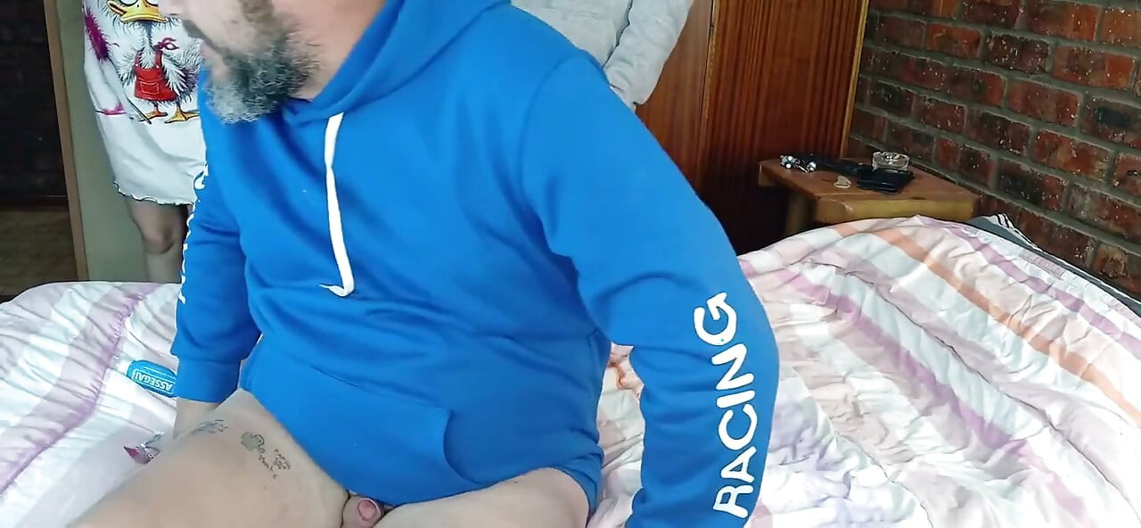 סשן חובבני קשוח מעורר את השחרור הפרוע של Bigjoefuckalot