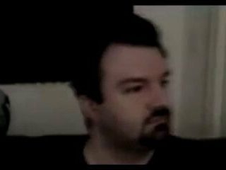 Darksydephil (Philip Paul Burnell) masturbiert live vor der Kamera