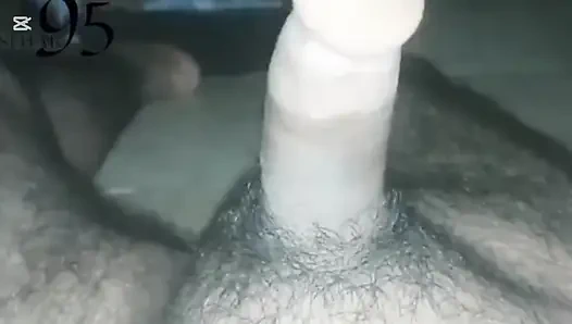 Kocası yabancının karısını otel yatağına bağlı ve gözleri bağlı olarak kullanmasına izin veriyor