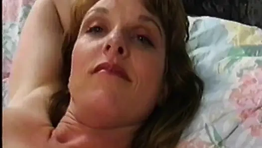 Tante seksi perancis dengan tubuh aduhai lagi asik ngentot kontol di kamar tidur