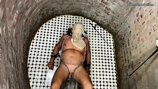 Domina herrin april - wasserboarden - gefangen nehmen 2