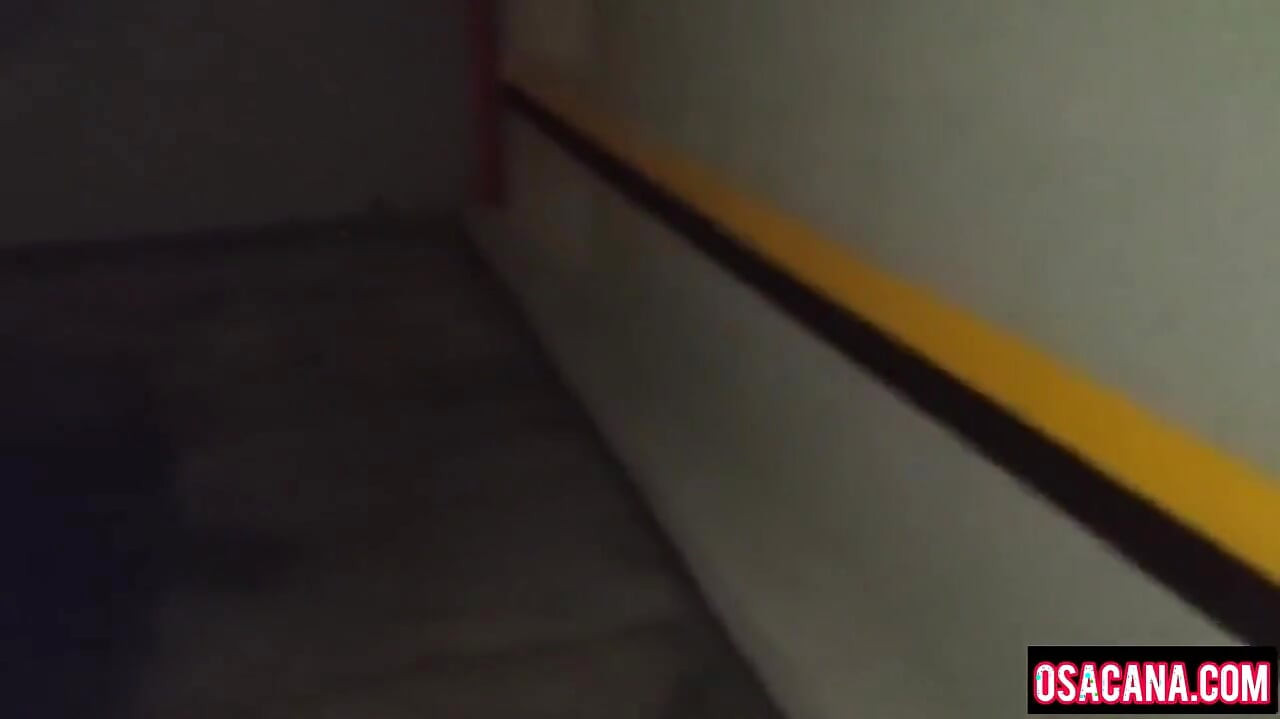 Snimio sam svoju prijateljicu kako jede vruću mladu curu