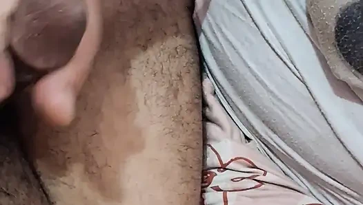 Bhabi ne apne hath se massage kar ke pani nikala