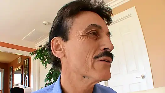 Ehemann beobachtet, wie seine ehefrau von einem fremden gefickt wird