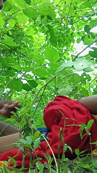 Indian village couple coming fast time nearest area and sex with outdoor romantic hot fun. | Clip 1