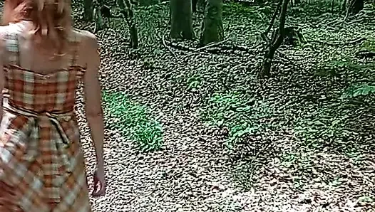 Aku berjalan di hutan 1